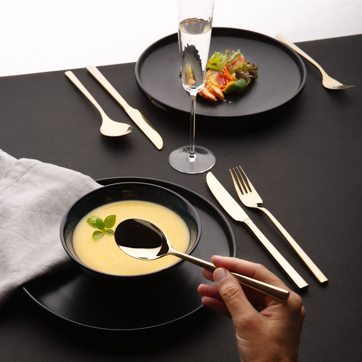 Zestaw sztućców 16 szt. – Living PVD Champagne błyszczący