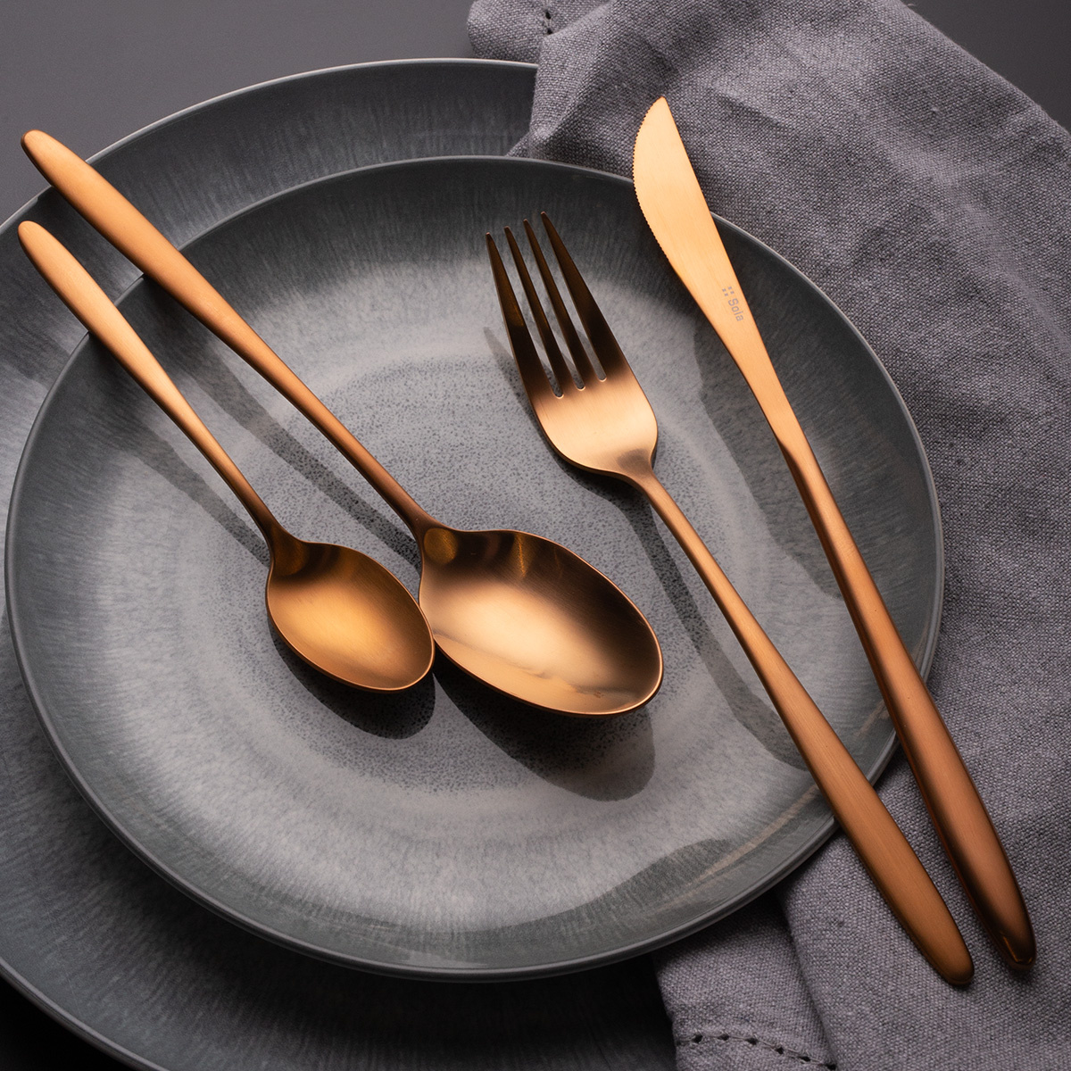 Zestaw sztućców 16 el. Vivo rose gold | Sola
