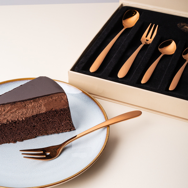 Zestaw prezentowy z serduszkiem 6 szt. różowe złoto — Love Cutlery