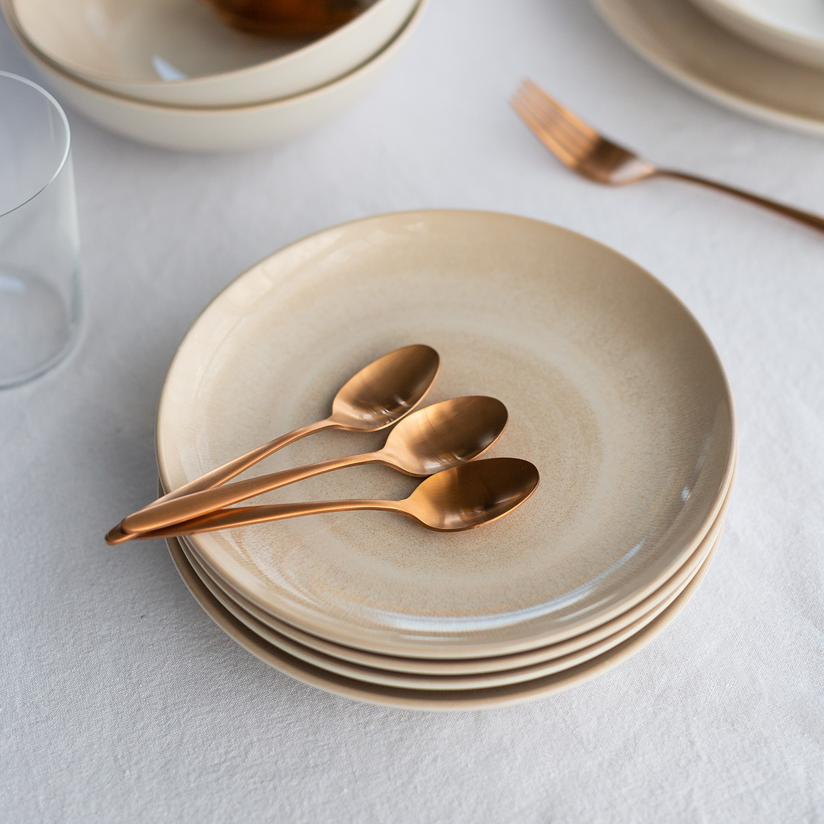 Zestaw sztućców 16 el. Vivo rose gold | Sola