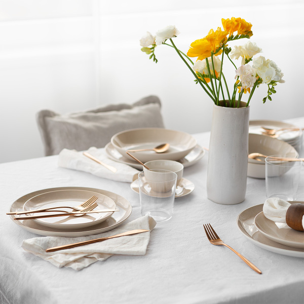 Zestaw sztućców 16 el. Vivo rose gold | Sola