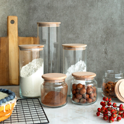 Szklany pojemnik z pokrywką 1,25 l | Basic Kitchen