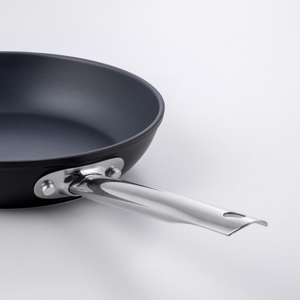 Patelnia z powłoką tytanową Ø 24 cm - Saturn Terra Lunasol
