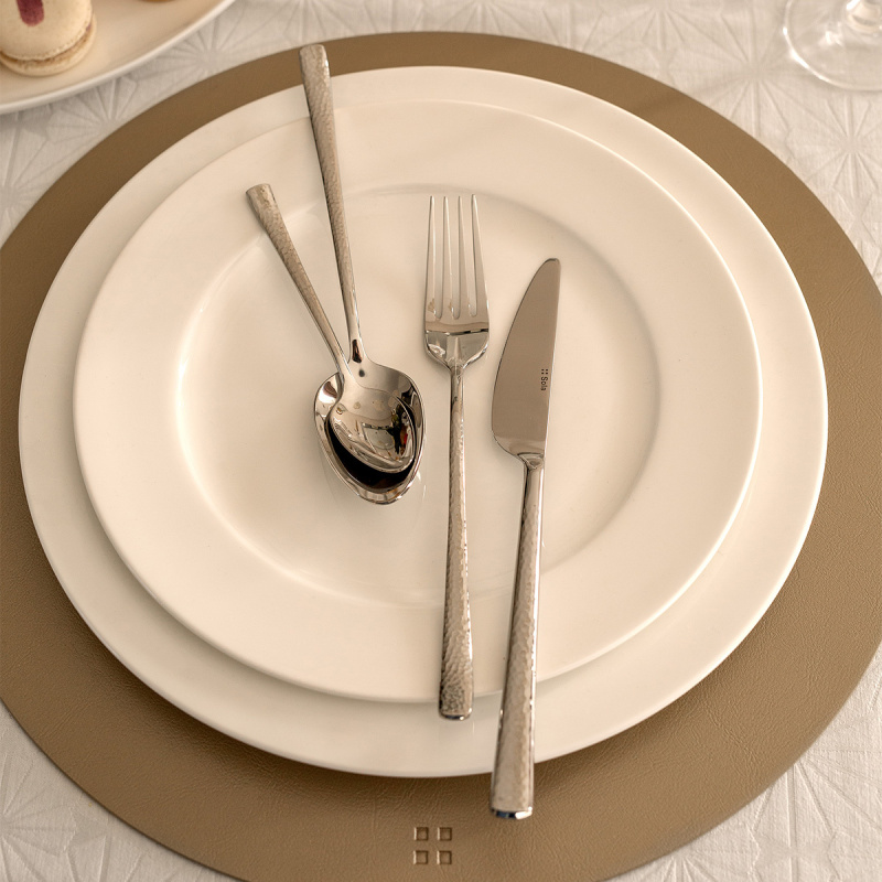 Złota podkładka na stół ø 38 cm – Elements Ambiente
