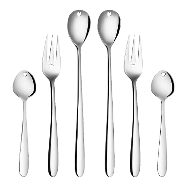 Komplet sztućców Love Cutlery w kolorze srebrnym na białym tle